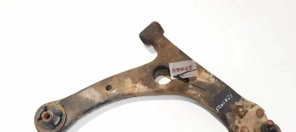 Toyota Avensis T250 Front lower control arm/wishbone