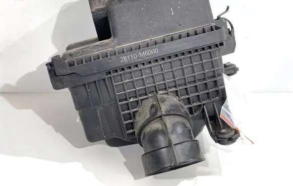 Hyundai i30 Air filter box 28110M6000