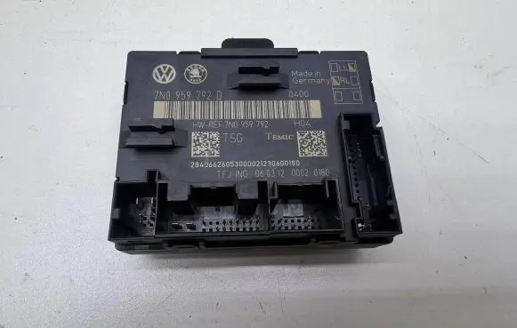 Skoda Yeti (5L) Door control unit/module 7N0959792D 7N09597