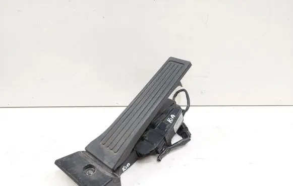 KIA Sportage Accelerator throttle pedal D7800