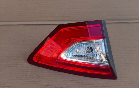 Tailgate rear/tail lights