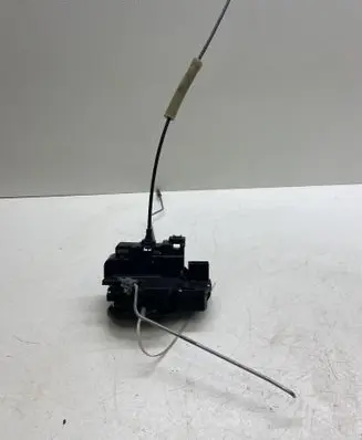 Opel Antara Front door lock
