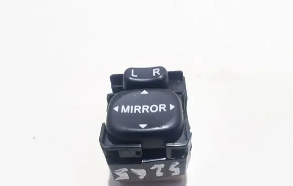 Wing mirror switch
