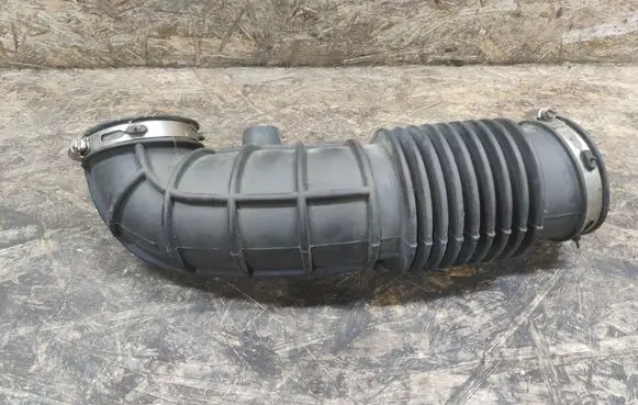 Cadillac SRX Air intake hose/pipe 15812947