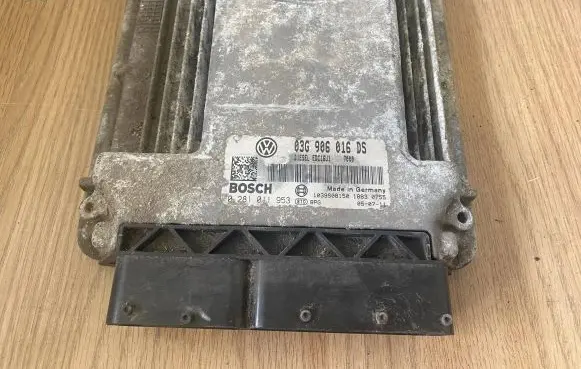 Skoda Octavia Mk2 (1Z) Engine control unit/module 0281011953 03G906016DS 1039S08150