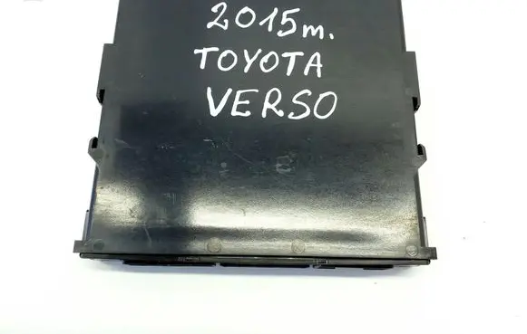 Toyota Verso-S Other devices 892600F010