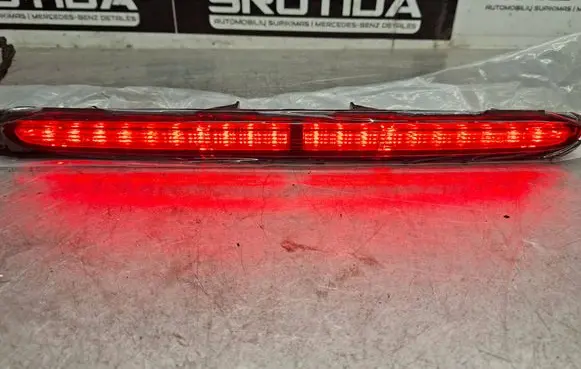 Mercedes-Benz E W211 Third/center stoplight A2118201556