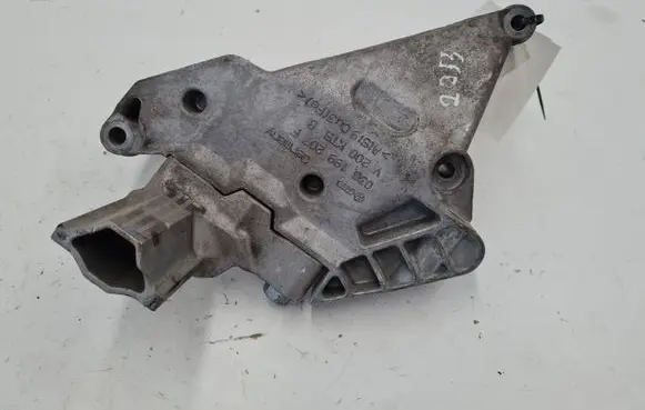 Volkswagen Golf Plus Engine mounting bracket 03G199207F