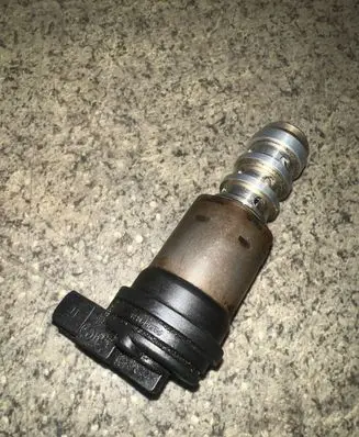 BMW 3 E46 Camshaft vanos timing valve 1707323 13150137