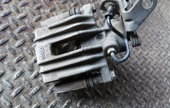 Skoda Yeti (5L) Rear brake caliper