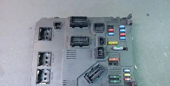 Peugeot 407 BSM Control unit 9652474780 S118085220D