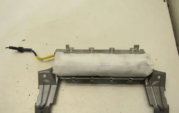 Mitsubishi Eclipse Cross Knee airbag 7030A63650
