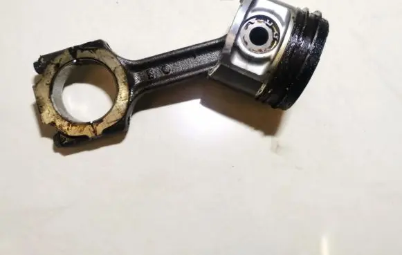 Alfa Romeo 166 Piston with connecting rod