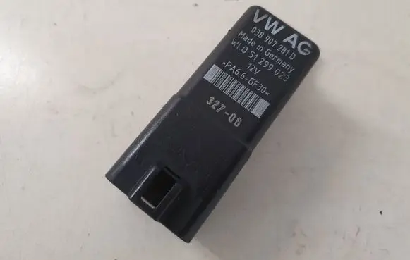 Audi A3 S3 8P Glow plug pre-heat relay 038907281D