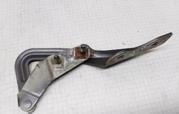 Ford Focus Engine bonnet/hood hinges 4M5116800AA
