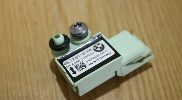 BMW 5 E60 E61 Airbag deployment crash/impact sensor 9118168
