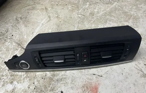 BMW X3 F25 Dash center air vent grill 9184742 17238711 9184743