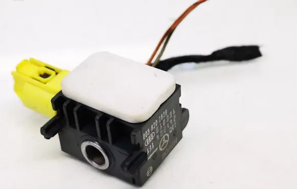 Mercedes-Benz ML W164 Airbag deployment crash/impact sensor 0038202826 965010306 131402442