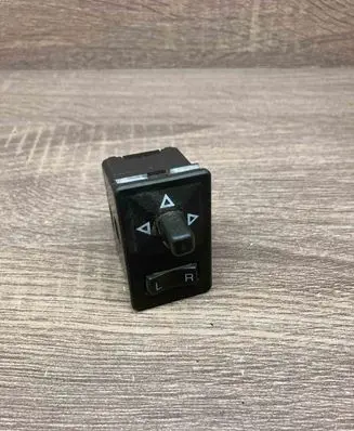 Nissan Sunny Wing mirror switch 0410T
