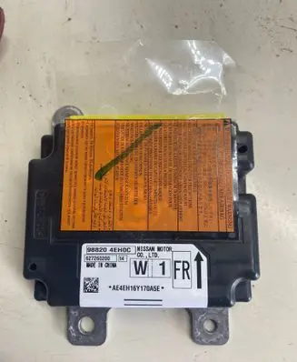 Nissan Qashqai Airbag control unit/module 988204EH0C 627260200 AE4EH16Y170A5E