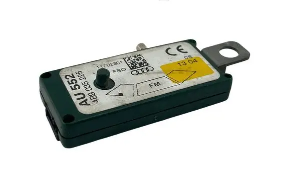 Audi A6 S6 C5 4B Aerial antenna amplifier 4B9035225