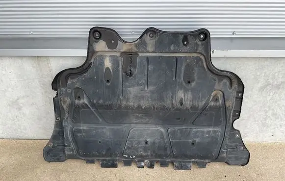 Audi A3 S3 8V Engine splash shield/under tray 5Q0825236