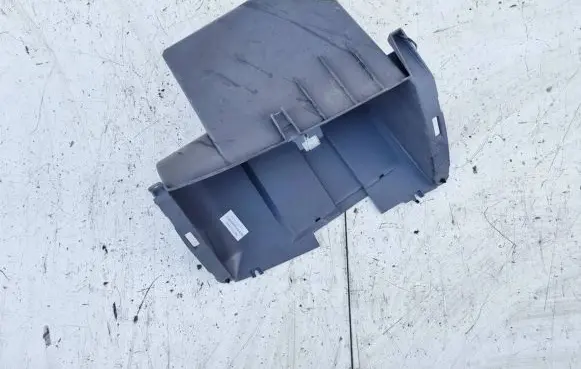 Nissan Micra Glove box 68520AX700