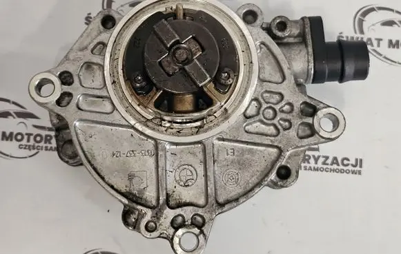 BMW 1 E82 E88 Vacuum pump 7547021