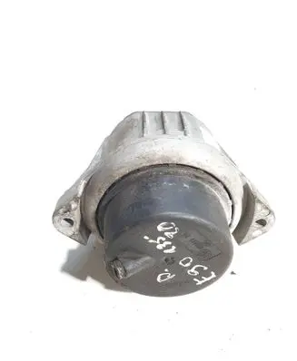 Engine mount bracket