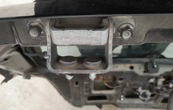 KIA Sorento Tailgate/trunk/boot hinge