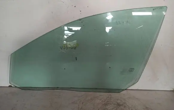 Volvo V70 Front door window glass four-door 43R001106 E000186 DOT57M53AS2