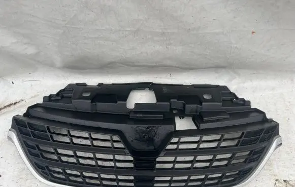 Renault Trafic III (X82) Front bumper upper radiator grill 623105226R