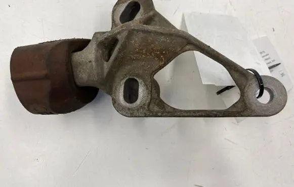Audi A4 S4 B8 8K Engine mount bracket 8K0199339D
