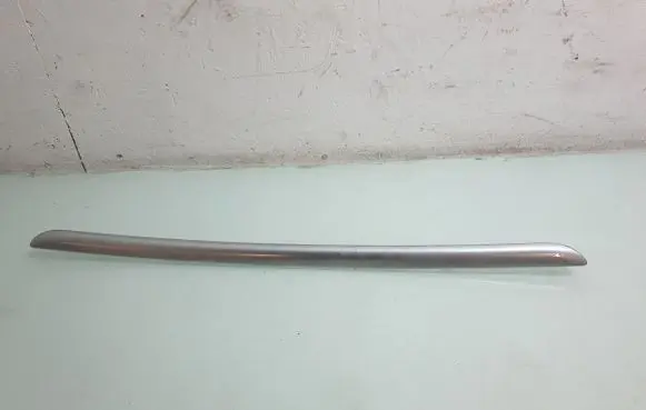 Mercedes-Benz GL X164 Dashboard glove box trim A1646830270