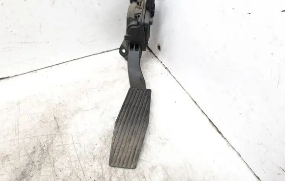 Opel Astra J Accelerator throttle pedal 6PV00976507 30122010 13252702