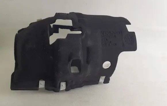 Volvo XC40 Heat shield in engine bay 32335356