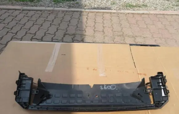 Mercedes-Benz Sprinter W907 W910 Radiator trim A9075050200