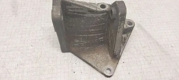 Nissan Almera N16 Engine mounting bracket