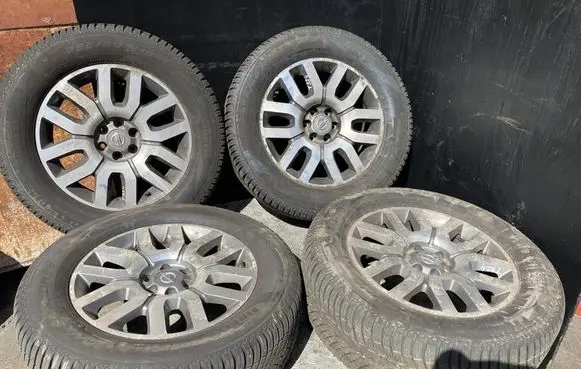 Nissan Pathfinder R51 R18 alloy rim 403005X60A