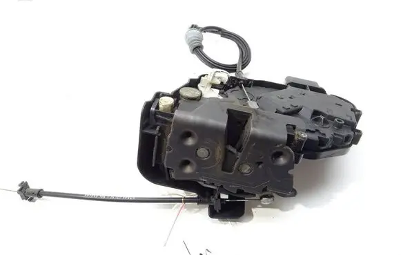 Volvo V50 Rear door lock 30753668