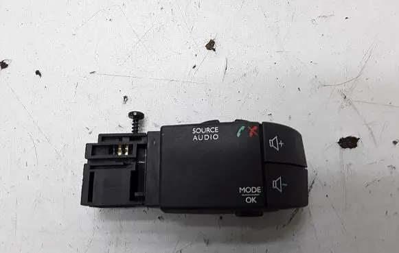 Multifunctional control switch/knob