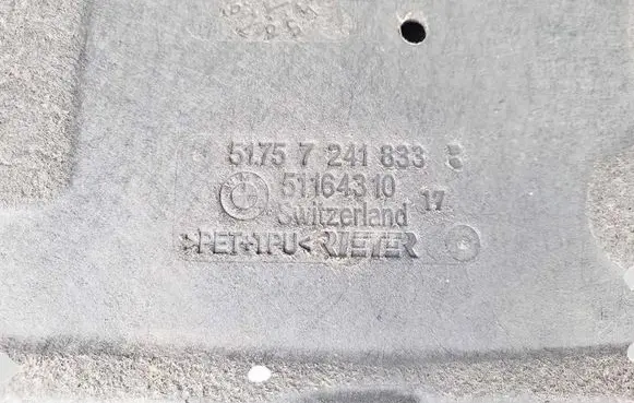 BMW 3 F30 F35 F31 Center/middle under tray cover 7258049 7241833 51164310