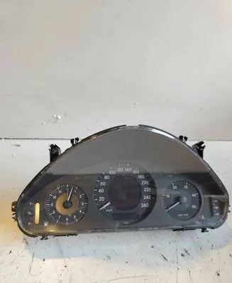 Mercedes-Benz E W211 Speedometer (instrument cluster) 88311391 A2115405547