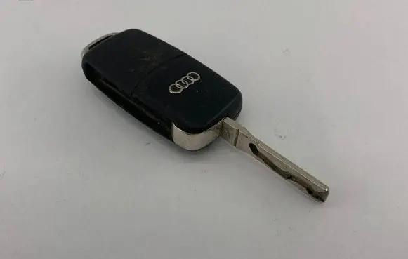 Audi A8 S8 D3 4E Ignition key/card 4E0837220M 2367112149