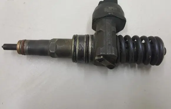 Volkswagen Sharan Fuel injector 038130073AK 0414720038