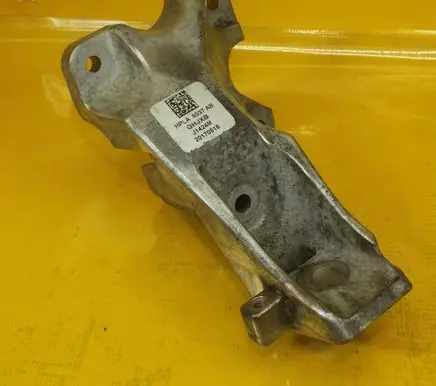 Jaguar XE Engine mounting bracket HPLA6037AB