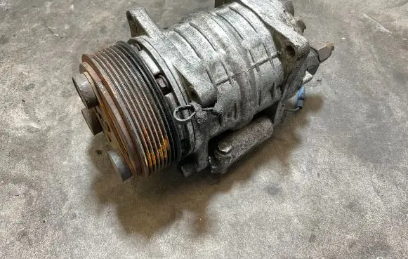 Renault Master II Air conditioning (A/C) compressor (pump)