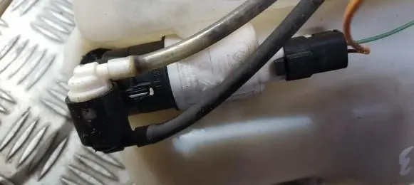Renault Megane II Windscreen/windshield washer pump 8200067015