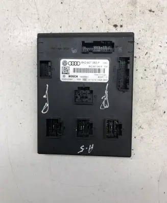 Audi A4 S4 B8 8K Comfort/convenience module 8K0907063P F005V00851