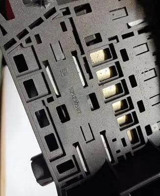 Positive cable (battery)